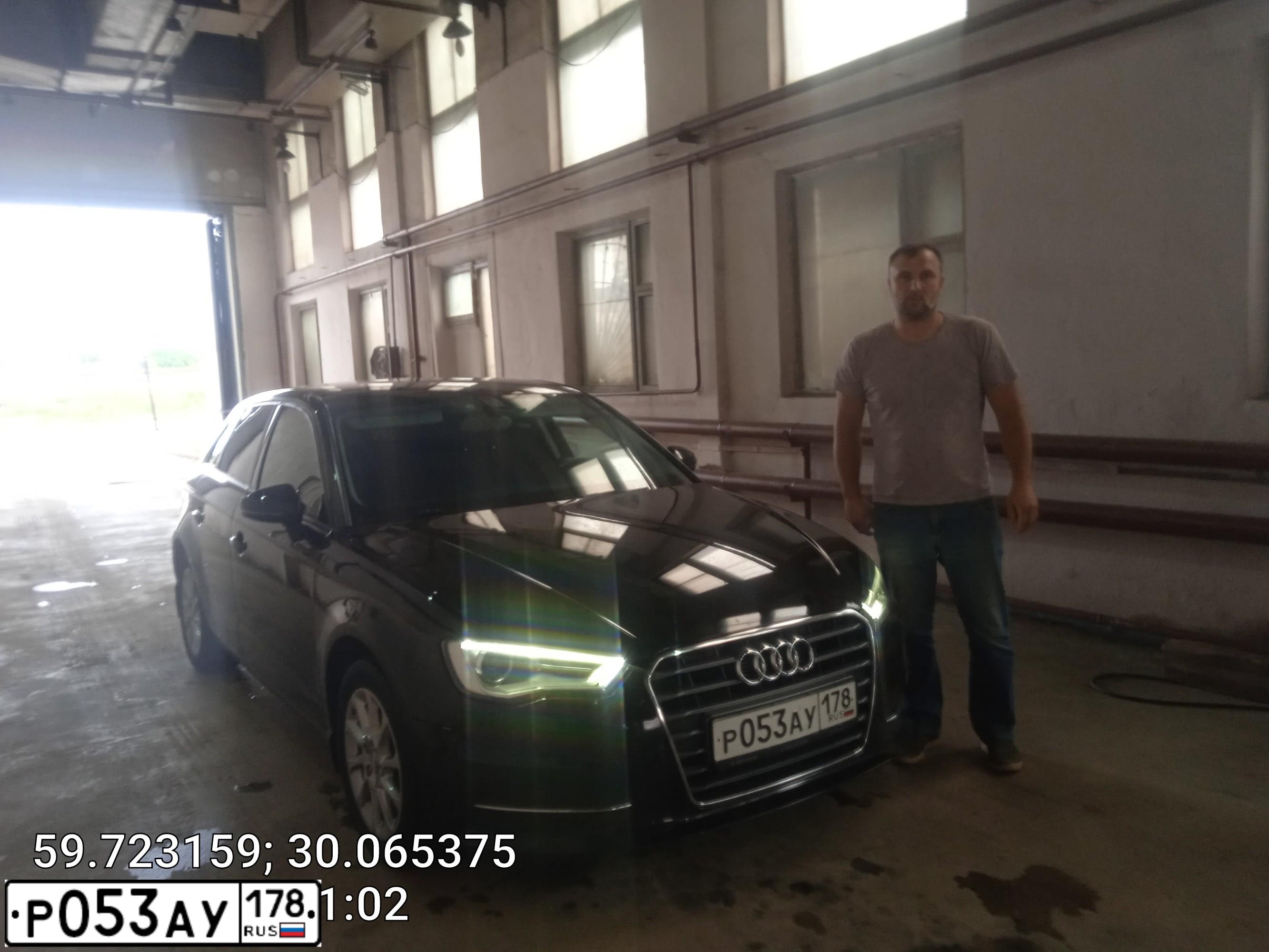 Фото автомобиля AUDI A3, 2013 — госномер Т241ВЕ198. Цвет: ЧЕРНЫЙ