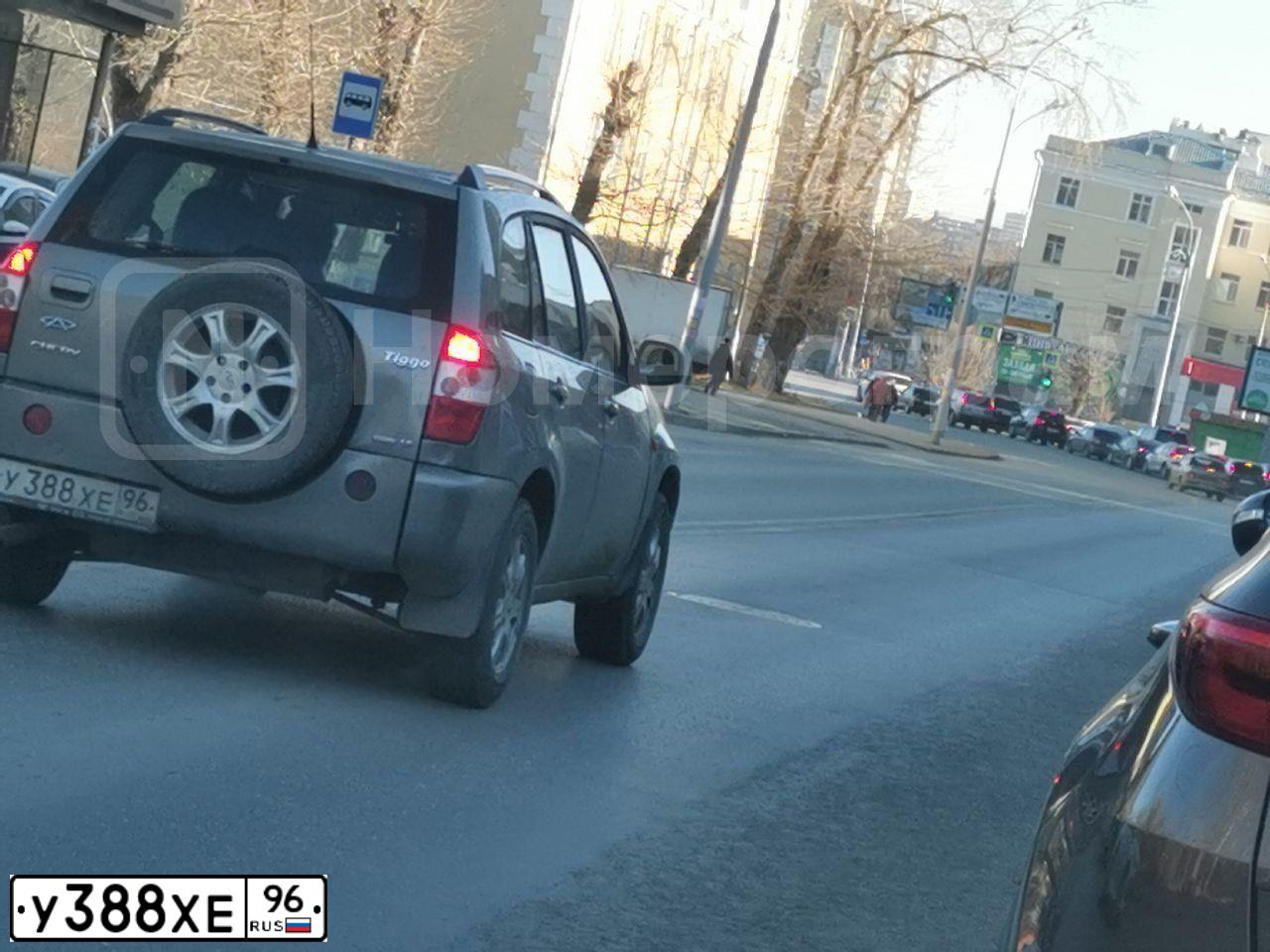 Фото автомобиля CHERY TIGGO, 2012 — госномер У388ХЕ96. Цвет: СЕРЫЙ