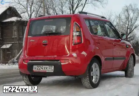 Фото автомобиля KIA SOUL, 2011 — госномер А488СВ799. Цвет: Красный