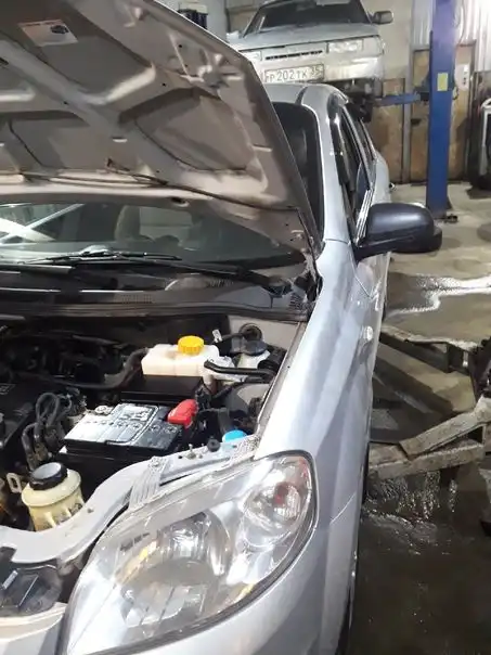 Фото автомобиля LADA 2112, 2003 — госномер Р202ТК35. Цвет: СВЕТЛО-СЕРЕБРИСТЫЙ МЕТАЛЛИК
