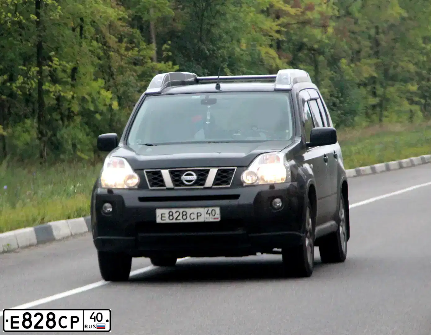 Фото автомобиля TOYOTA RAV4, 2012 — госномер О069ОТ40. Цвет: БЕЛЫЙ
