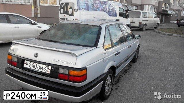 Фото автомобиля VOLKSWAGEN PASSAT, 1992 — госномер Р240ОМ39. Цвет: СЕРЕБРИСТЫЙ