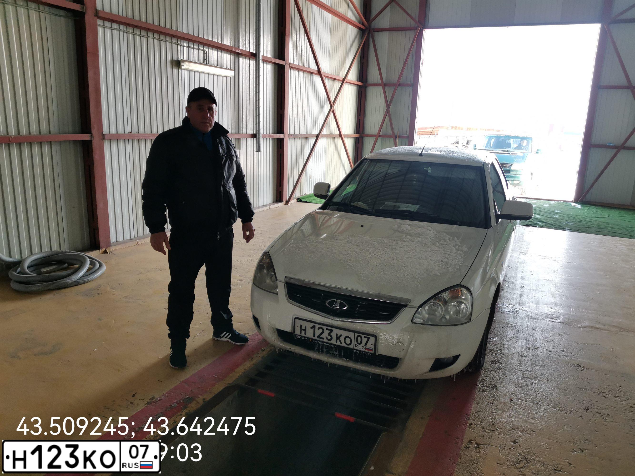 Фото автомобиля LADA 2170 PRIORA, 2014 — госномер Н123КО07. Цвет: Белый