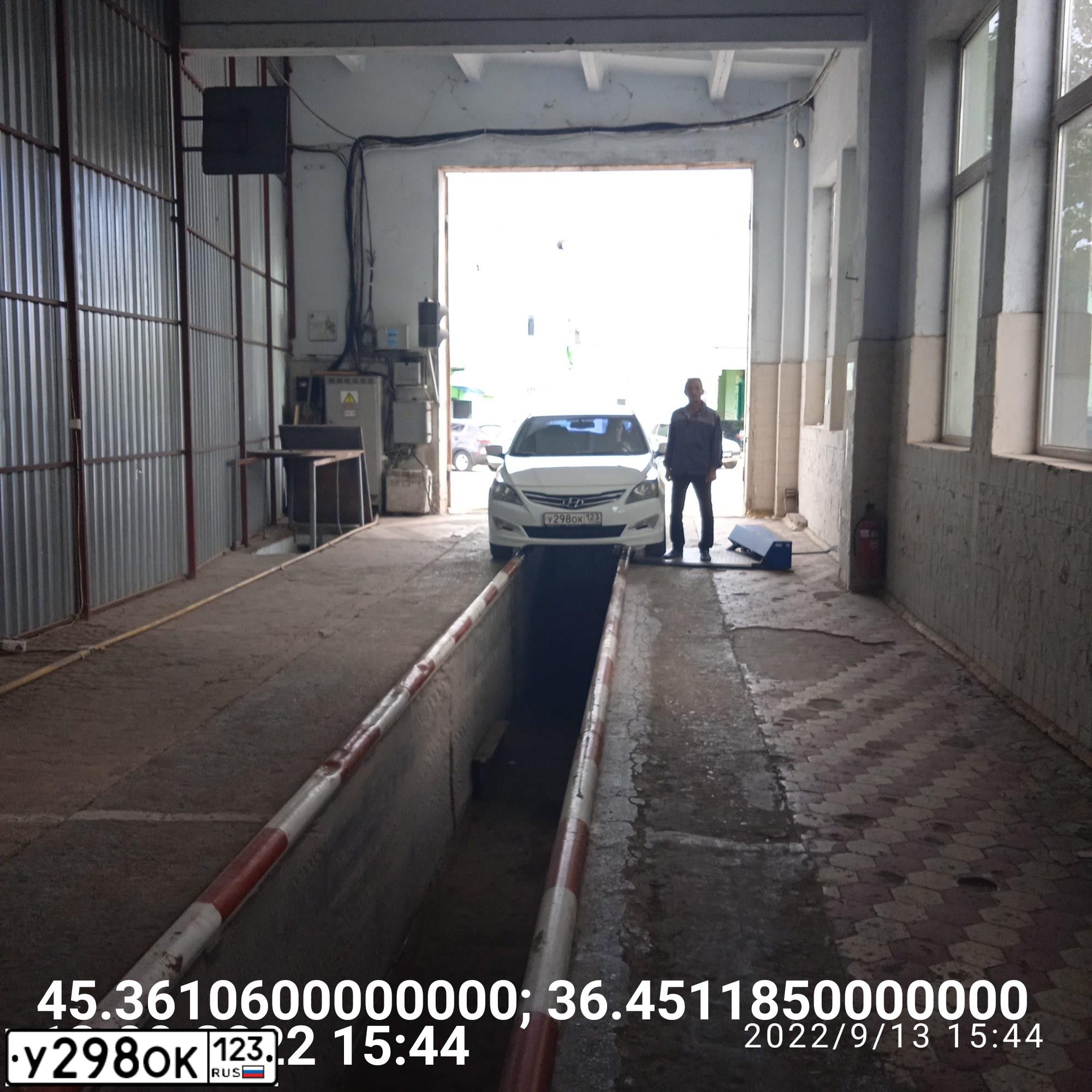 Фото автомобиля HYUNDAI SOLARIS, 2014 — госномер Н495ЕР82. Цвет: Белый