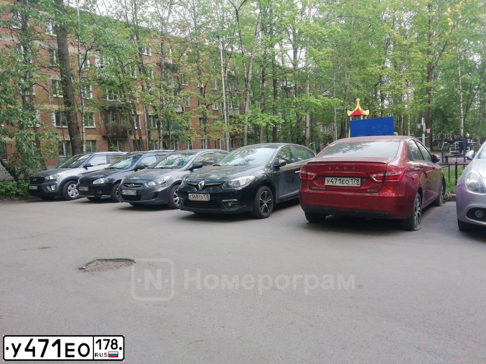 Фото автомобиля LADA VESTA, 2016 — госномер У471ЕО178. Цвет: КРАСНЫЙ