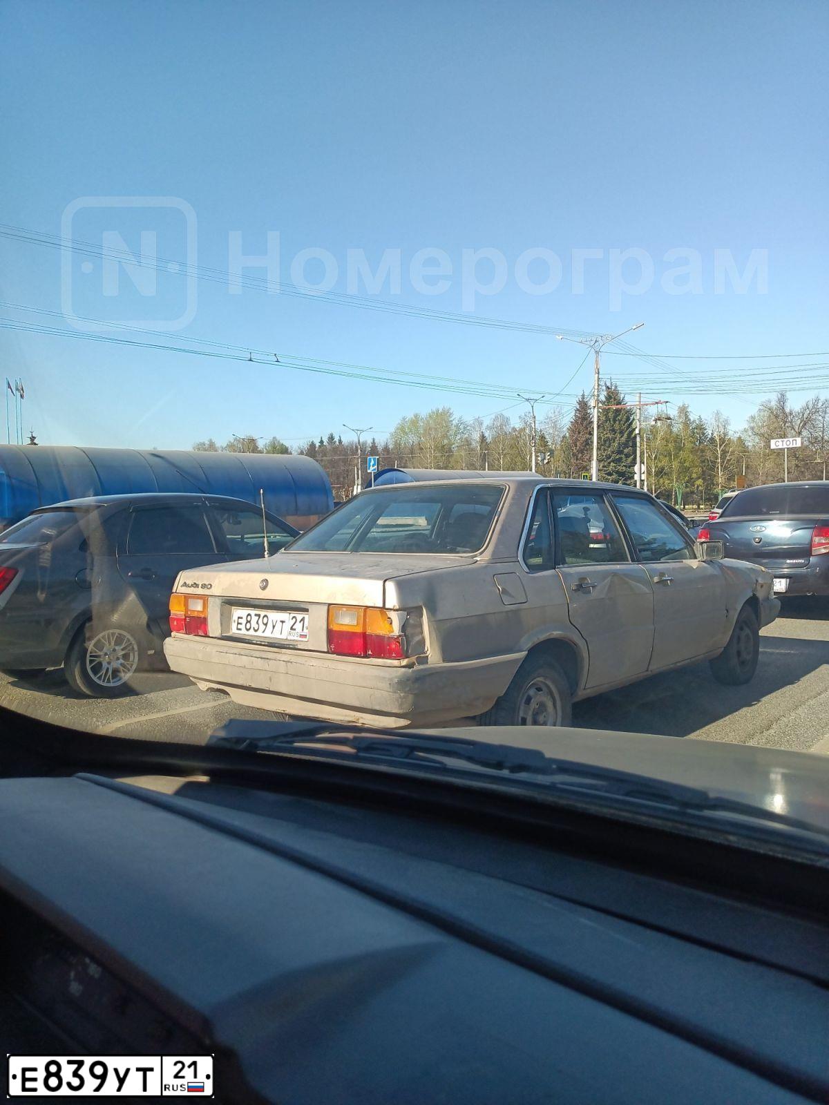 Фото автомобиля AUDI 80, 1985 — госномер Е839УТ21