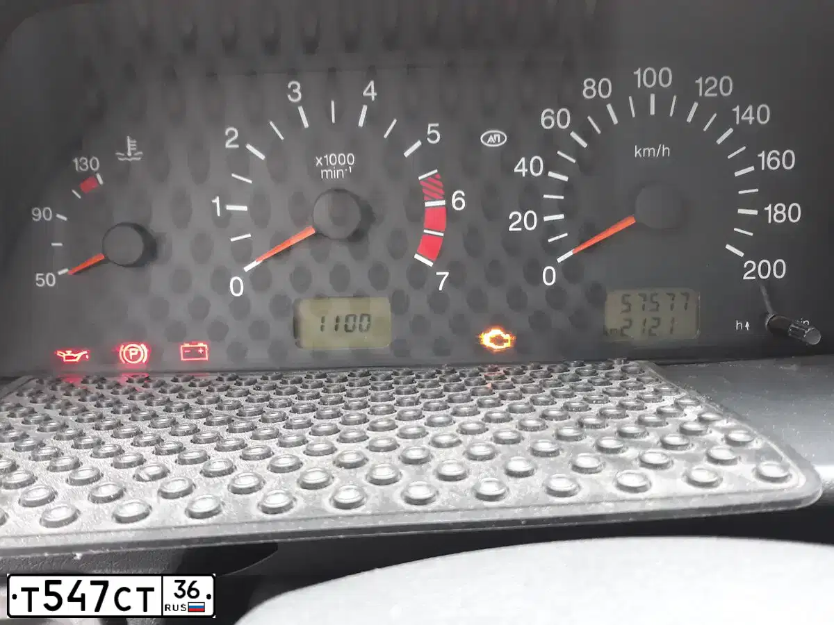 Фото автомобиля LADA 2115 SAMARA, 2007 — госномер Р144ТВ36. Цвет: Темно-зеленый