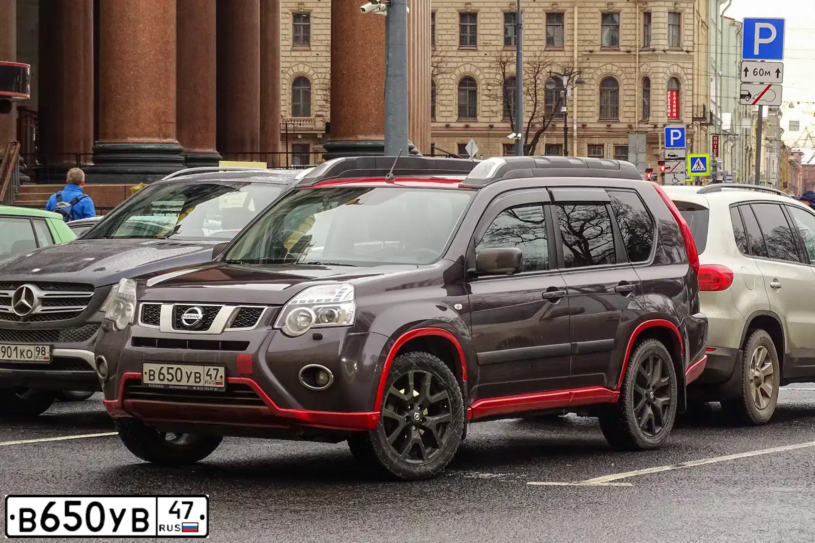 Фото автомобиля NISSAN X-TRAIL, 2013 — госномер В650УВ47. Цвет: СЕРО-СИРЕНЕВЫЙ