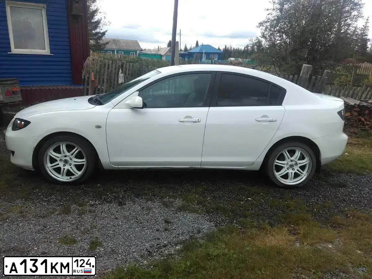 Фото автомобиля LADA 2172 PRIORA, 2009 — госномер Н941КК19. Цвет: БЕЛЫЙ