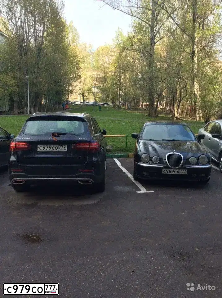 Фото автомобиля MERCEDES GLC-KLASSE, 2016 — госномер С979СО777. Цвет: СИНИЙ