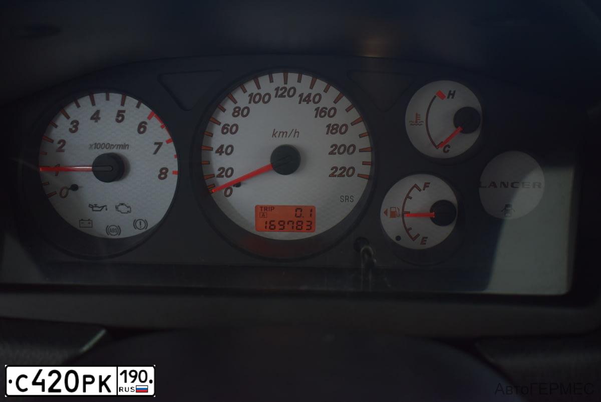 Фото автомобиля MITSUBISHI LANCER, 2006 — госномер А445УМ62. Цвет: Серебристый