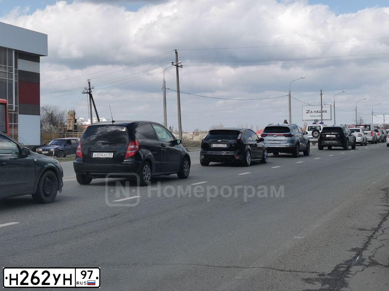 Фото автомобиля MITSUBISHI CARISMA, 1998 — госномер Р756ТУ62