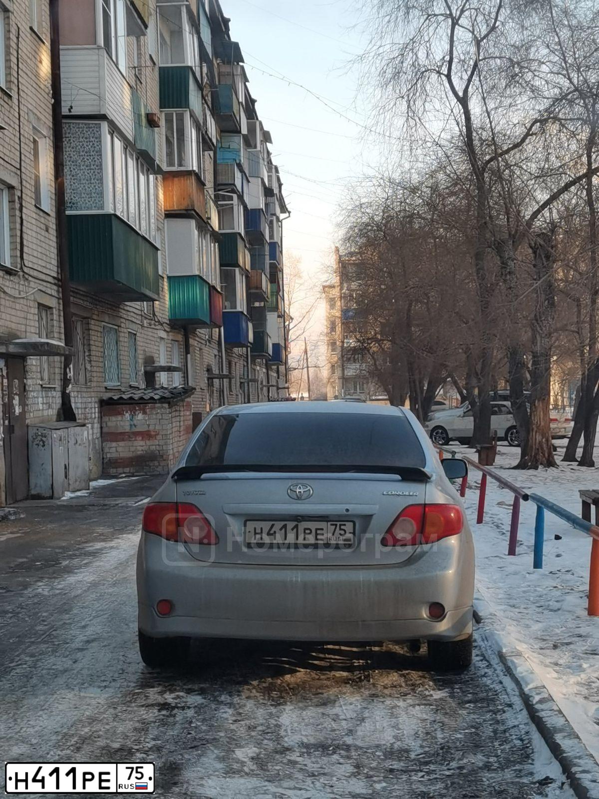 Фото автомобиля TOYOTA COROLLA, 2007 — госномер Н411РЕ75. Цвет: СВЕТЛО-ГОЛУБОЙ