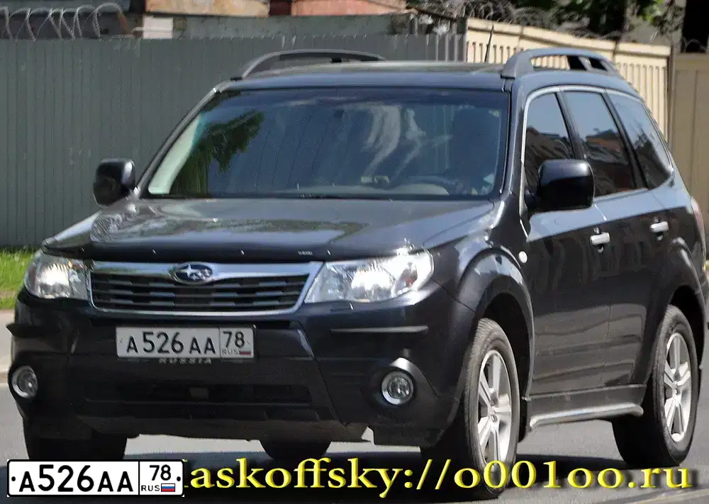 Фото автомобиля SUBARU FORESTER, 2008 — госномер А526АА78. Цвет: СЕРЫЙ