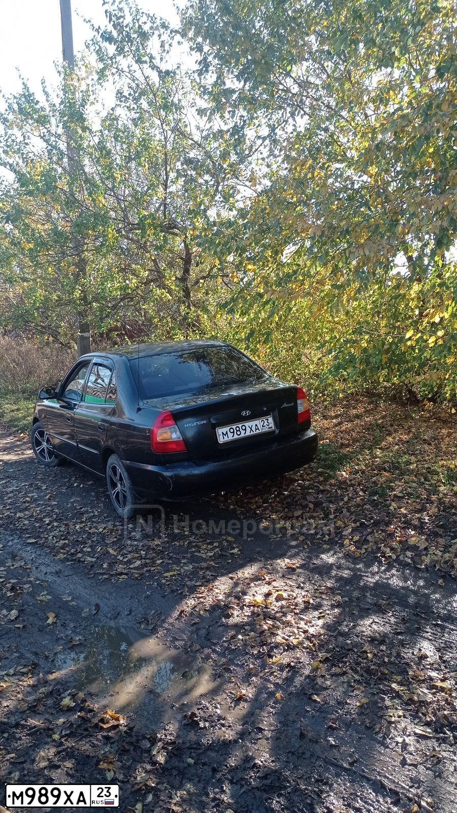 Фото автомобиля TAGAZ ACCENT, 2005 — госномер М989ХА23. Цвет: ЧЕРНЫЙ