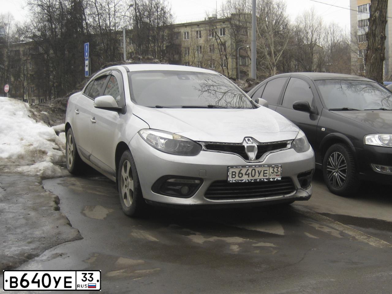 Фото автомобиля RENAULT FLUENCE, 2014 — госномер В640УЕ33. Цвет: СВЕТЛО СЕРЫЙ