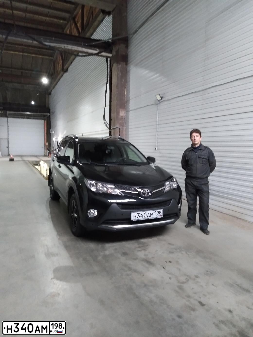 Фото автомобиля TOYOTA RAV4, 2014 — госномер Н340АМ198. Цвет: ЧЕРНЫЙ