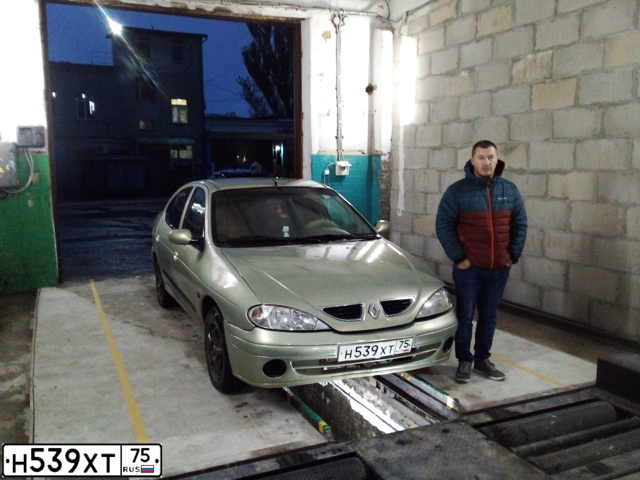 Фото автомобиля RENAULT MEGANE, 2001 — госномер Н661ВС61. Цвет: СЕРО-ЗЕЛЕНЫЙ