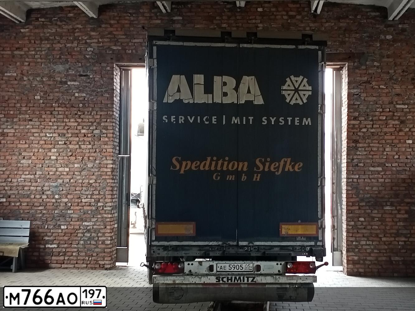 Фото автомобиля RENAULT PREMIUM, 2005 — госномер М766АО197. Цвет: БЕЛЫЙ
