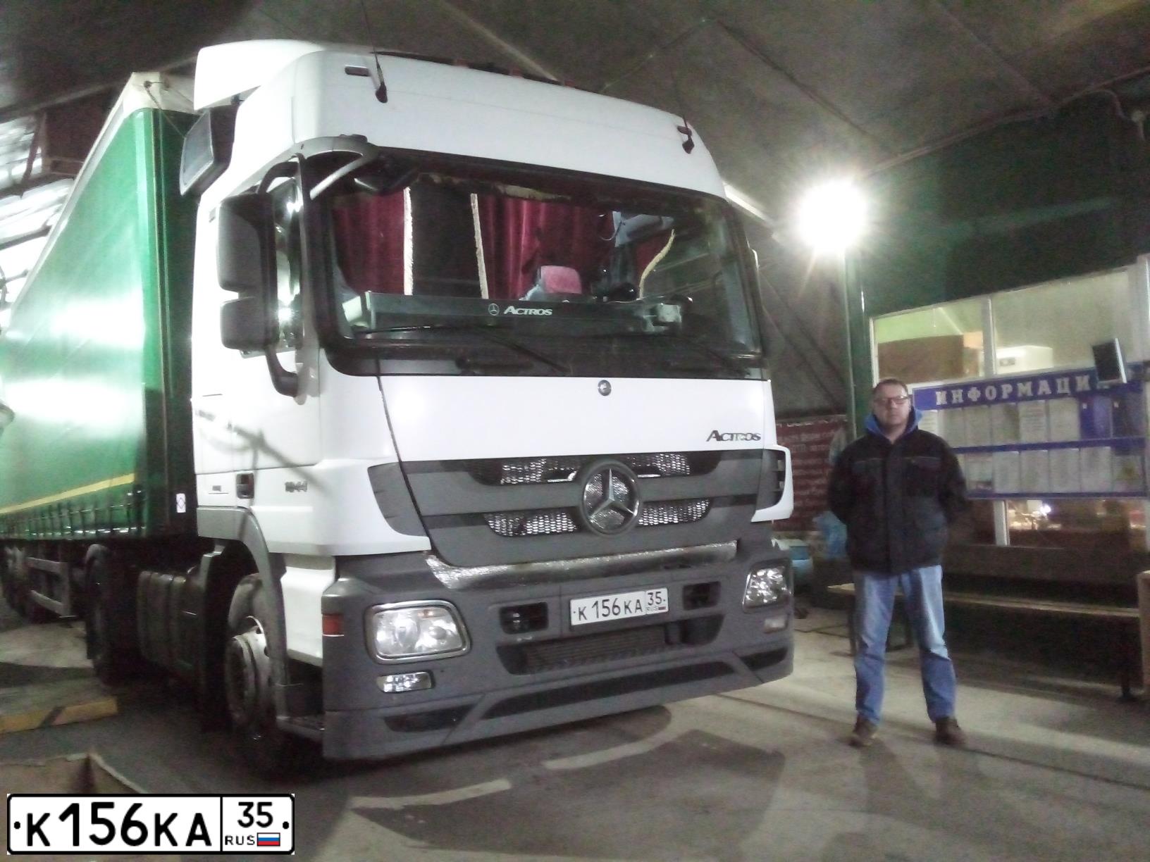 Фото автомобиля MERCEDES ACTROS, 2018 — госномер К156КА35. Цвет: БЕЛЫЙ