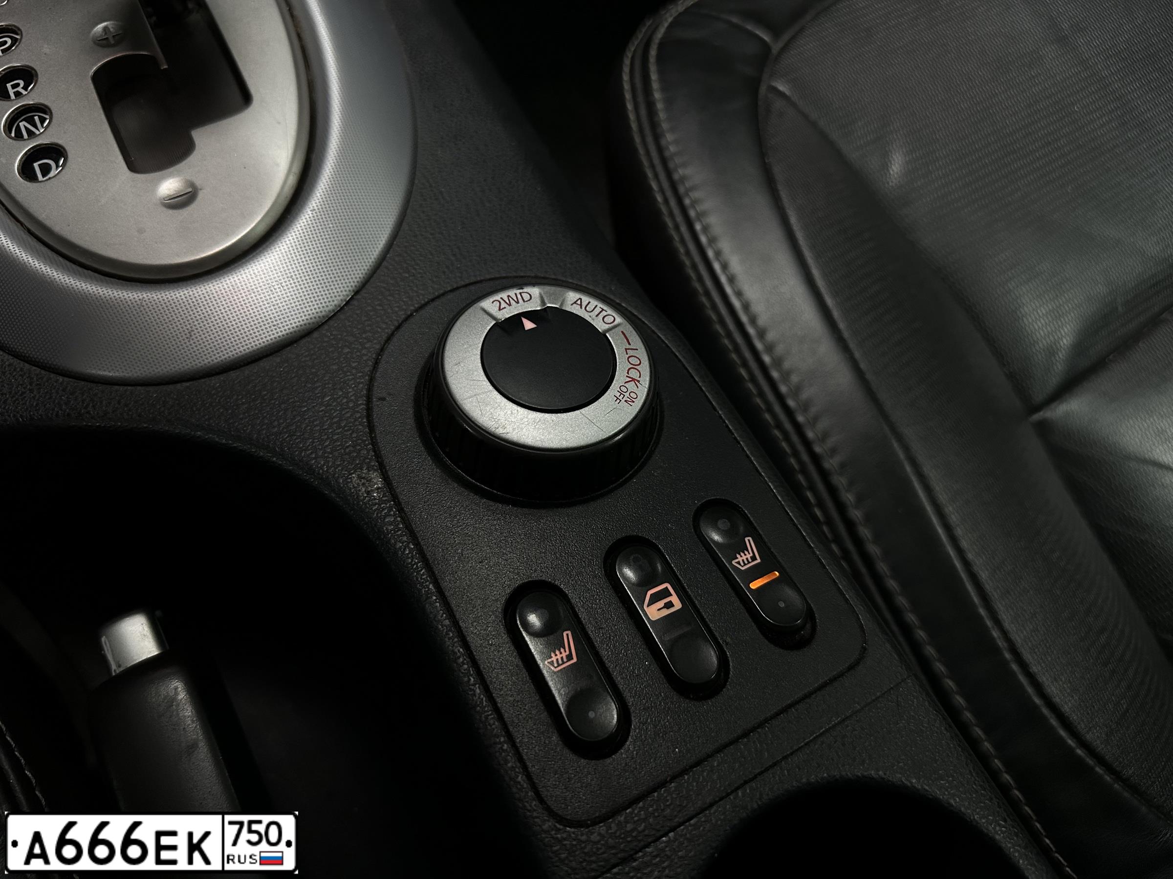Фото автомобиля NISSAN QASHQAI, 2008 — госномер Х369РХ124