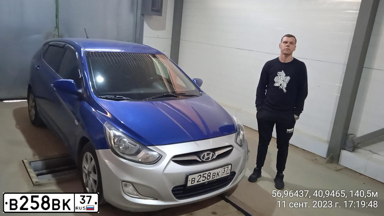 Фото автомобиля HYUNDAI SOLARIS, 2012 — госномер В258ВК37. Цвет: ТЕМНО-СИНИЙ