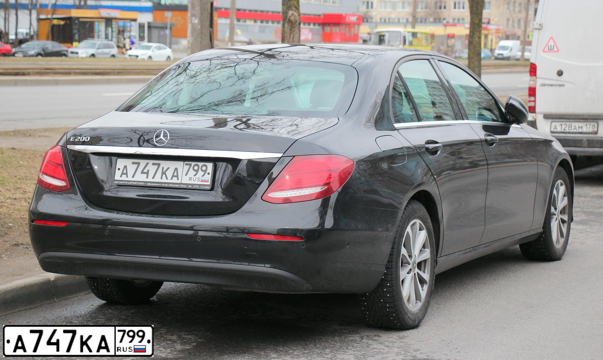 Фото автомобиля MERCEDES E-KLASSE, 2018 — госномер Х317УМ136. Цвет: ЧЕРНЫЙ