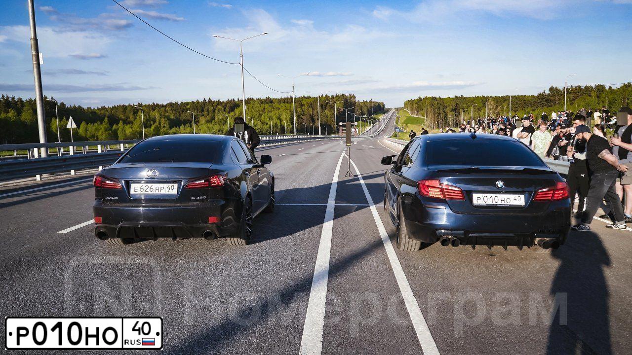 Фото автомобиля BMW X5, 2000 — госномер Р010НО40. Цвет: СЕРЕБРИСТЫЙ