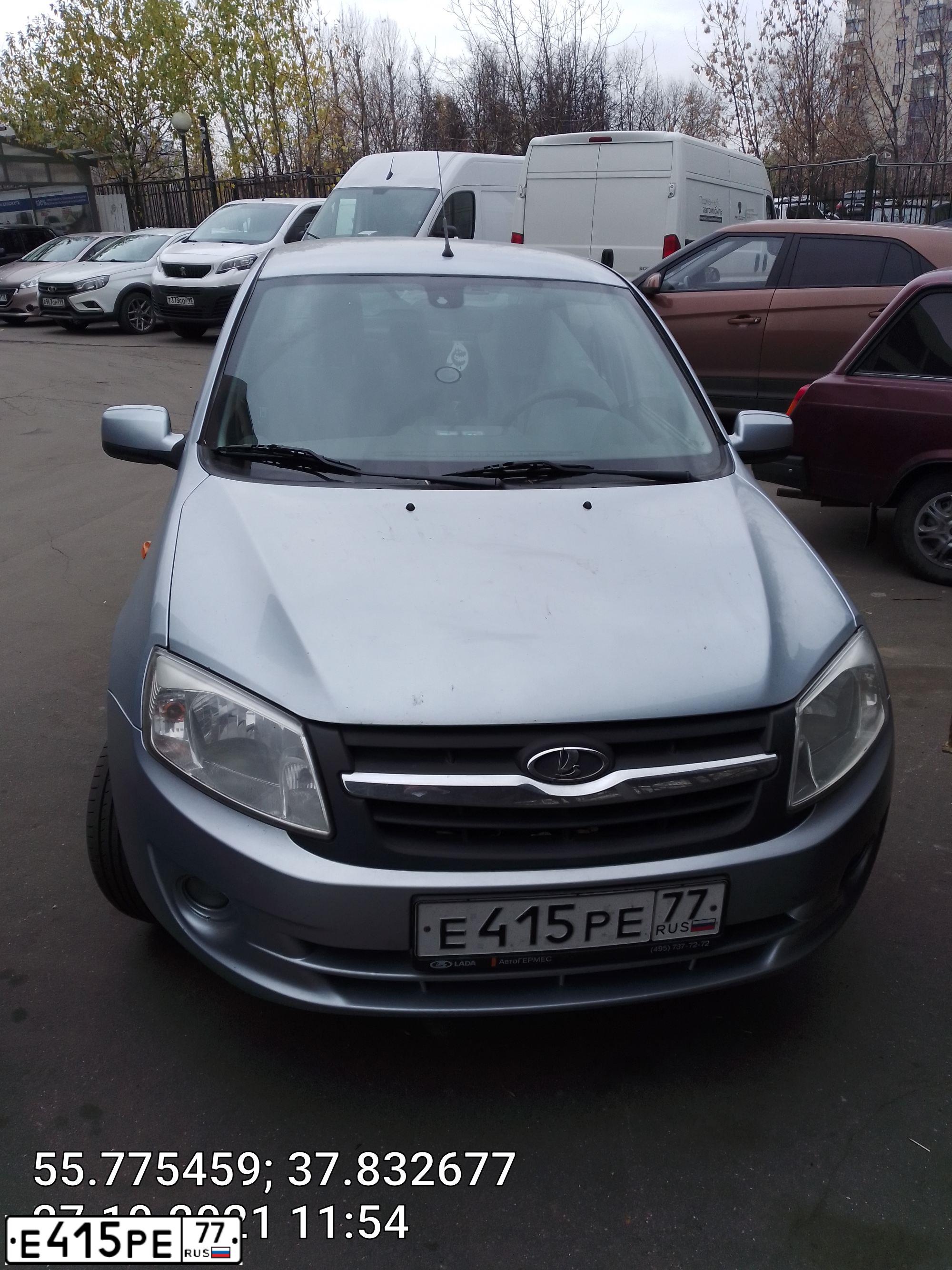 Фото автомобиля LADA 2190 GRANTA, 2014 — госномер Е415РЕ77. Цвет: ГОЛУБОЙ