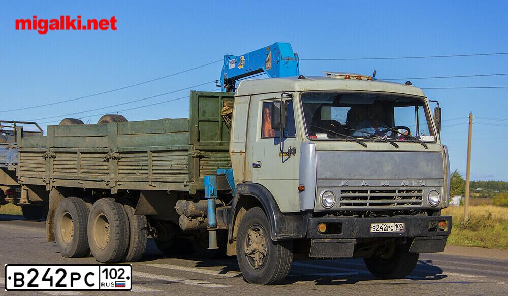 Фото автомобиля KAMAZ 53212 /6X4/, 1992 — госномер С151КА198. Цвет: ЗЕЛЕНЫЙ
