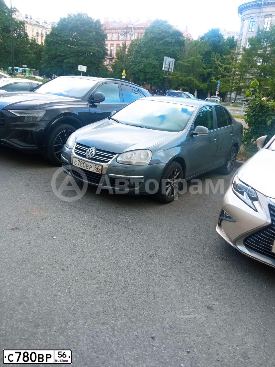 Фото автомобиля VOLKSWAGEN JETTA, 2008 — госномер С780ВР56. Цвет: ТЕМНО-СЕРЫЙ