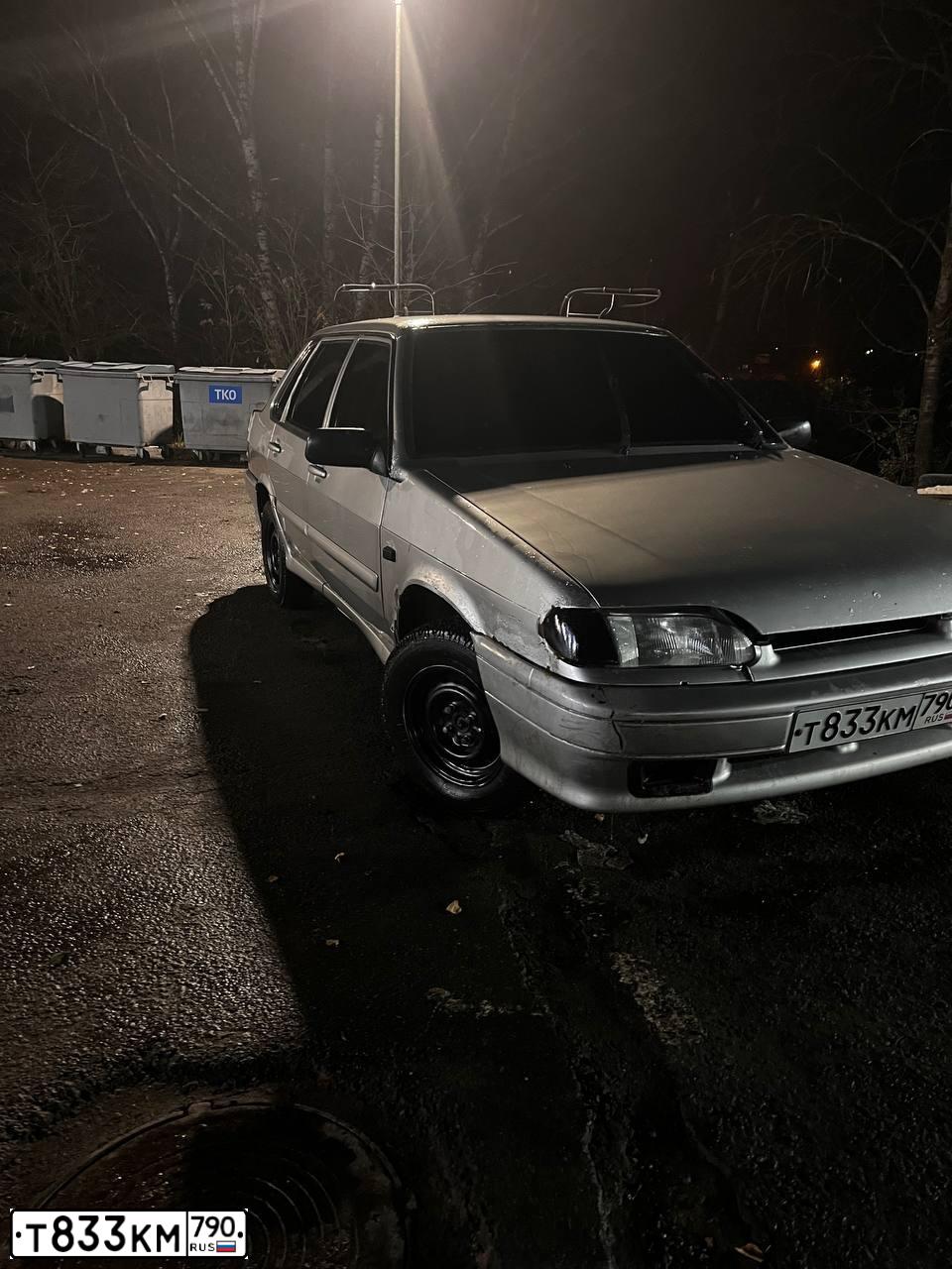 Фото автомобиля LADA 2115 SAMARA, 2004 — госномер Т833КМ790. Цвет: СЕРЕБРИСТО - ЖЕЛТЫЙ