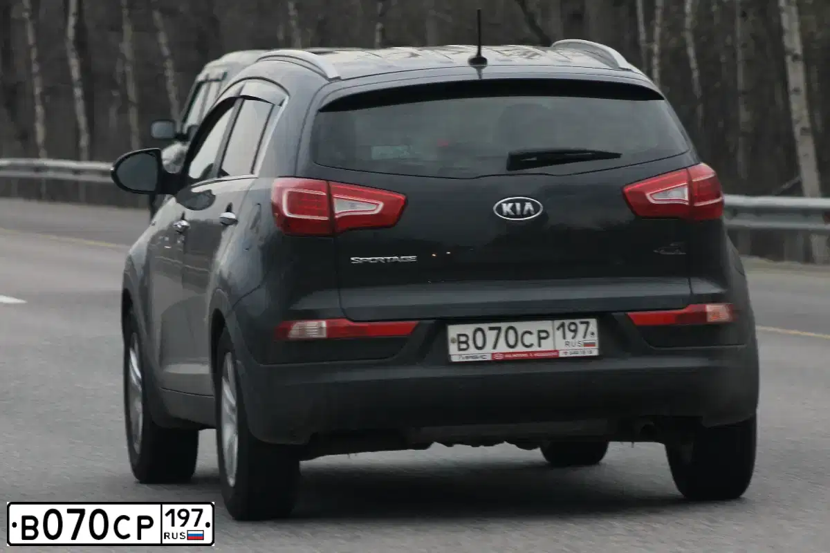 Фото автомобиля KIA SPORTAGE, 2012 — госномер В070СР197. Цвет: ЧЕРНЫЙ ПЕРЛАМУТР