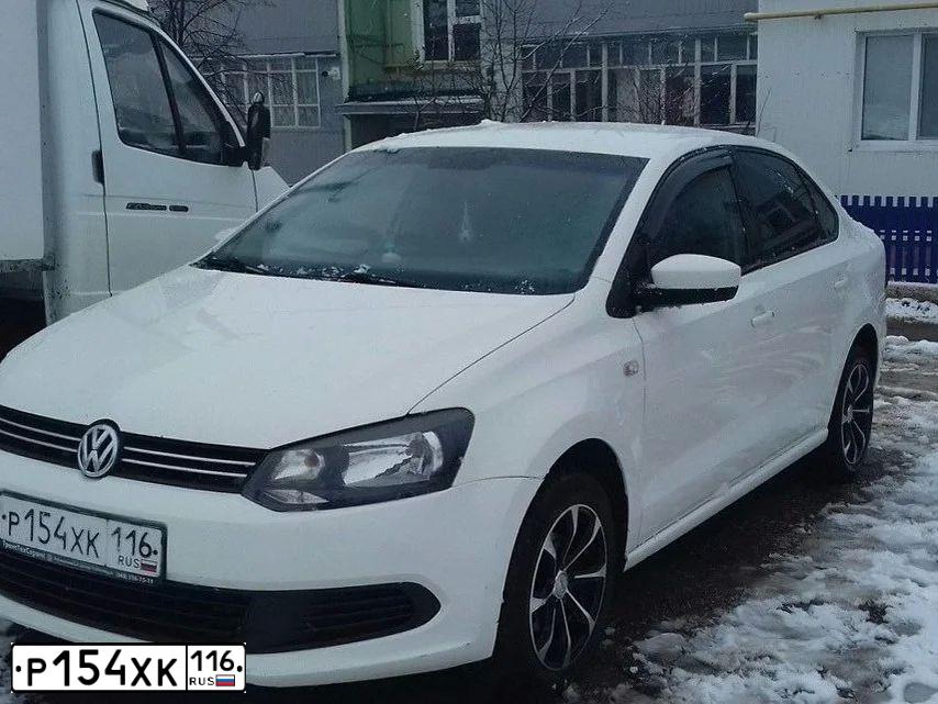 Фото автомобиля VOLKSWAGEN POLO, 2012 — госномер Е686ВН126. Цвет: Белый