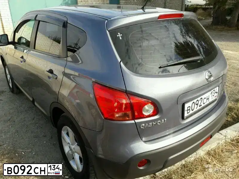 Фото автомобиля NISSAN QASHQAI, 2007 — госномер В092СН134. Цвет: СЕРЫЙ