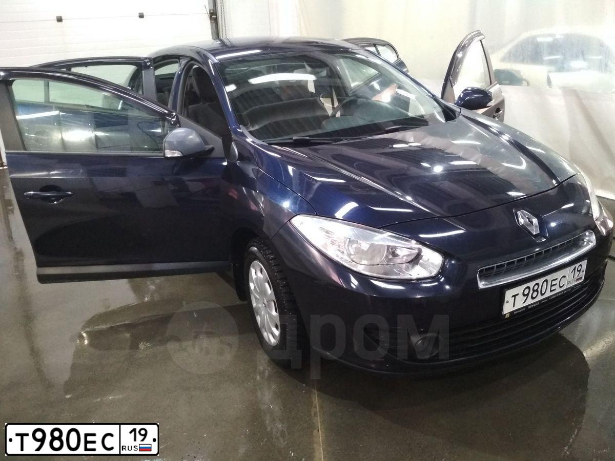 Фото автомобиля RENAULT FLUENCE, 2011 — госномер М548СХ154. Цвет: Темно-синий