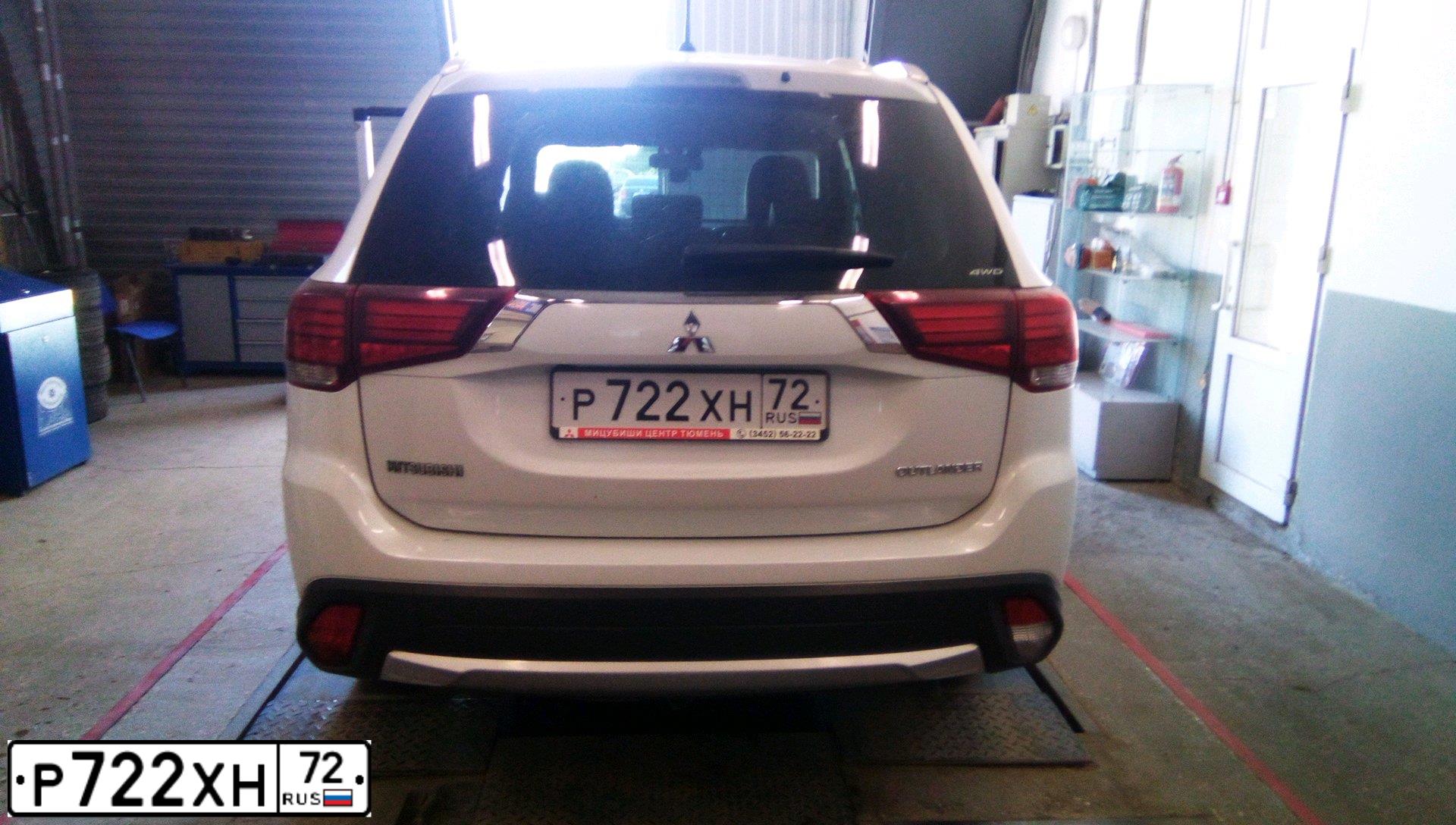 Фото автомобиля MITSUBISHI OUTLANDER, 2016 — госномер Р722ХН72. Цвет: БЕЛЫЙ