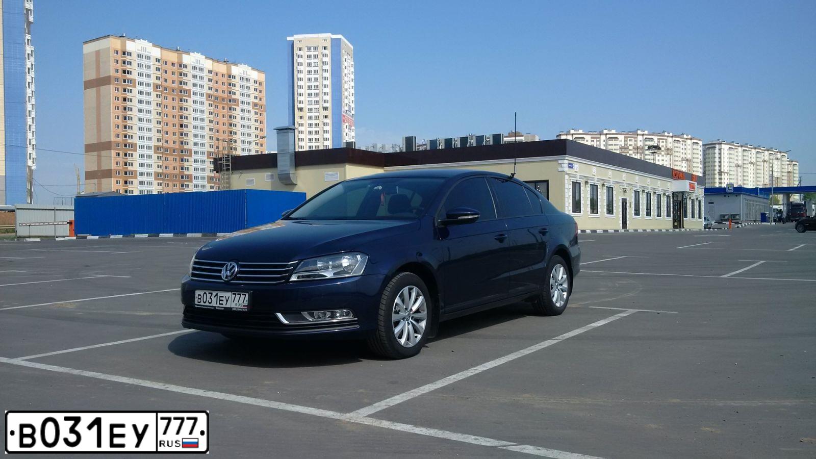 Фото автомобиля AUDI A4, 2015 — госномер В031ТЕ777. Цвет: ЧЕРНО-СЕРЫЙ