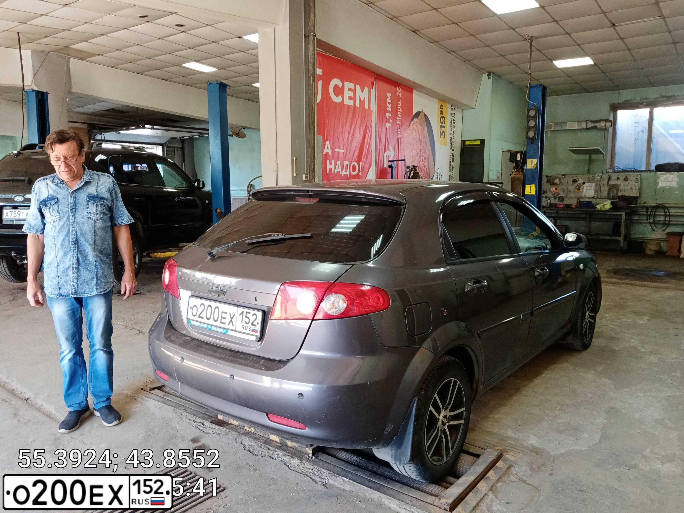 Фото автомобиля CHEVROLET LACETTI, 2012 — госномер О200ЕХ152. Цвет: СЕРЫЙ