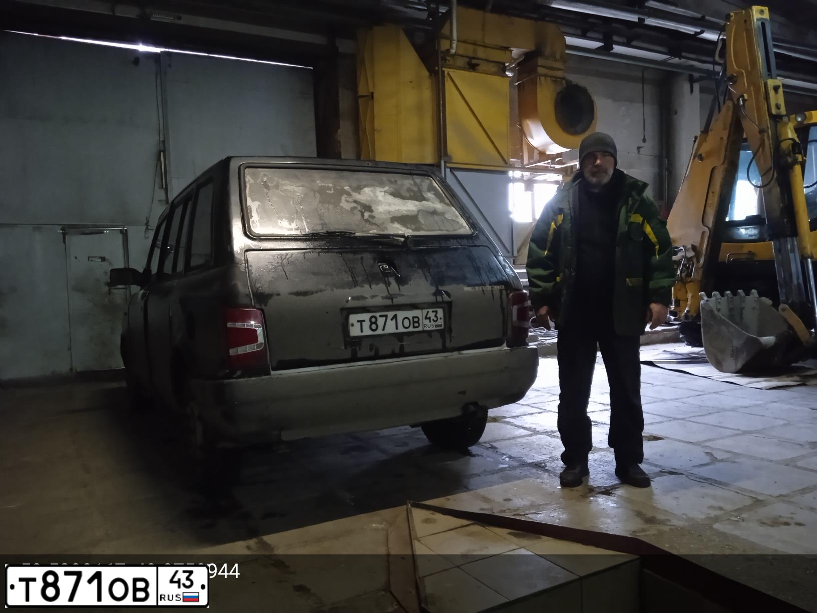 Фото автомобиля L.T.I. TAXI, 1998 — госномер Т871ОВ43. Цвет: ЧЕРНЫЙ