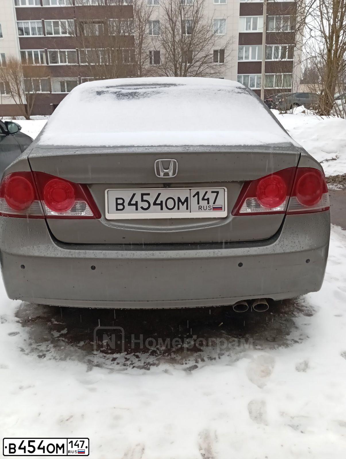 Фото автомобиля HONDA CIVIC, 2007 — госномер В454ОМ147. Цвет: СЕРЫЙ