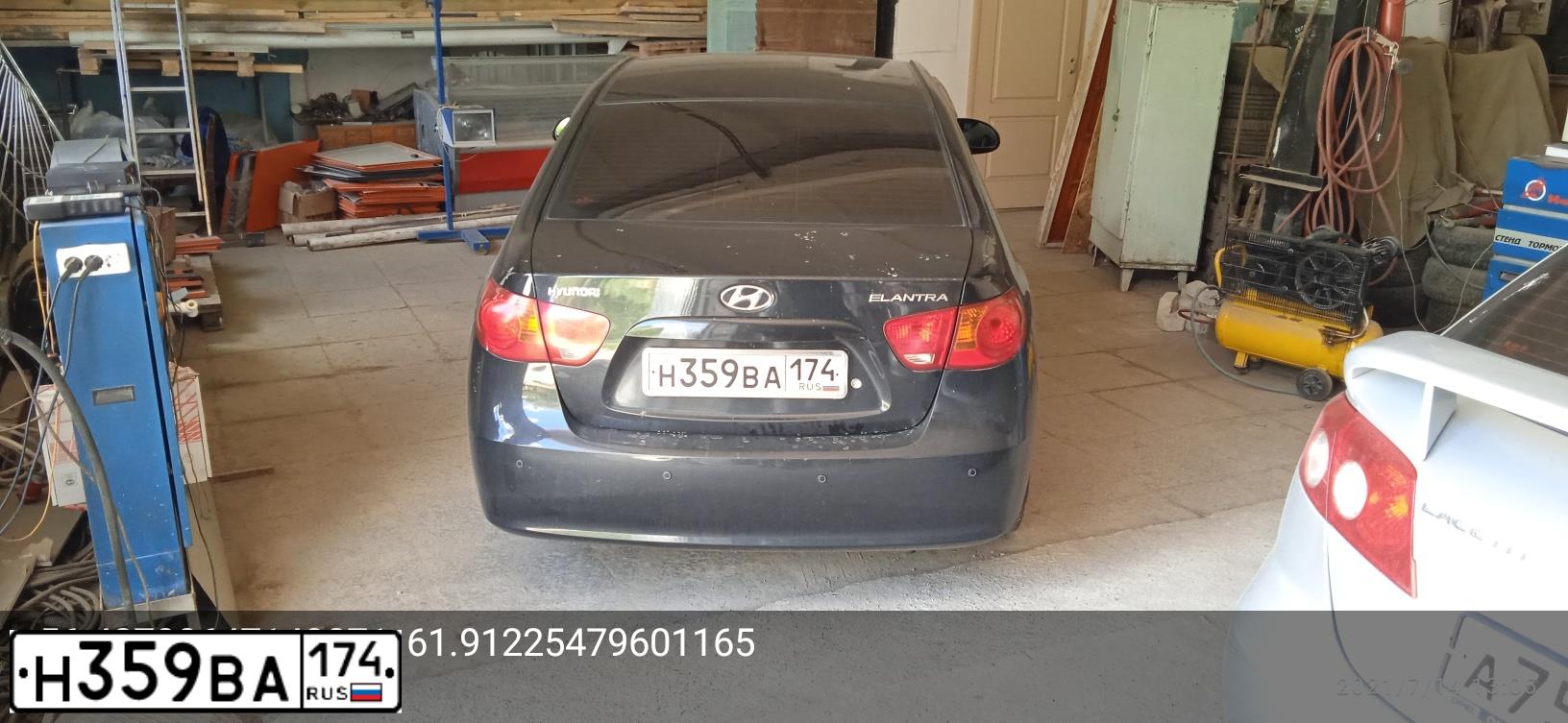 Фото автомобиля HYUNDAI ELANTRA, 2007 — госномер Р690ХК72. Цвет: ЧЕРНЫЙ
