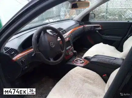Фото автомобиля MERCEDES S-KLASSE, 2003 — госномер М474ЕК26. Цвет: ЧЕРНЫЙ