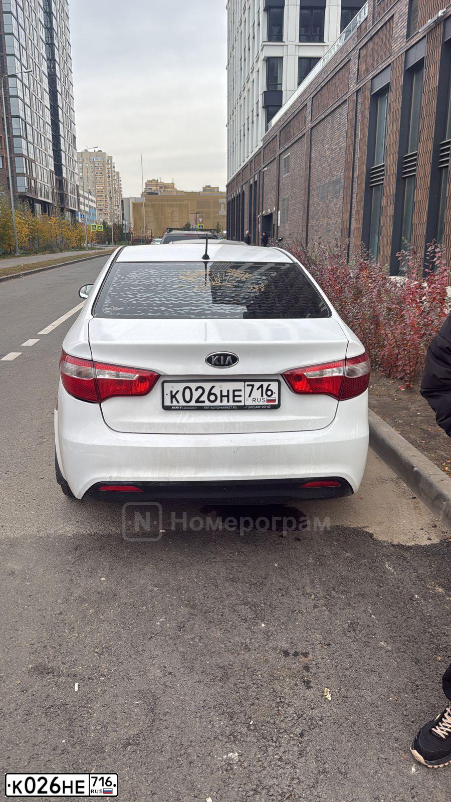 Фото автомобиля KIA RIO, 2011 — госномер К026НЕ716