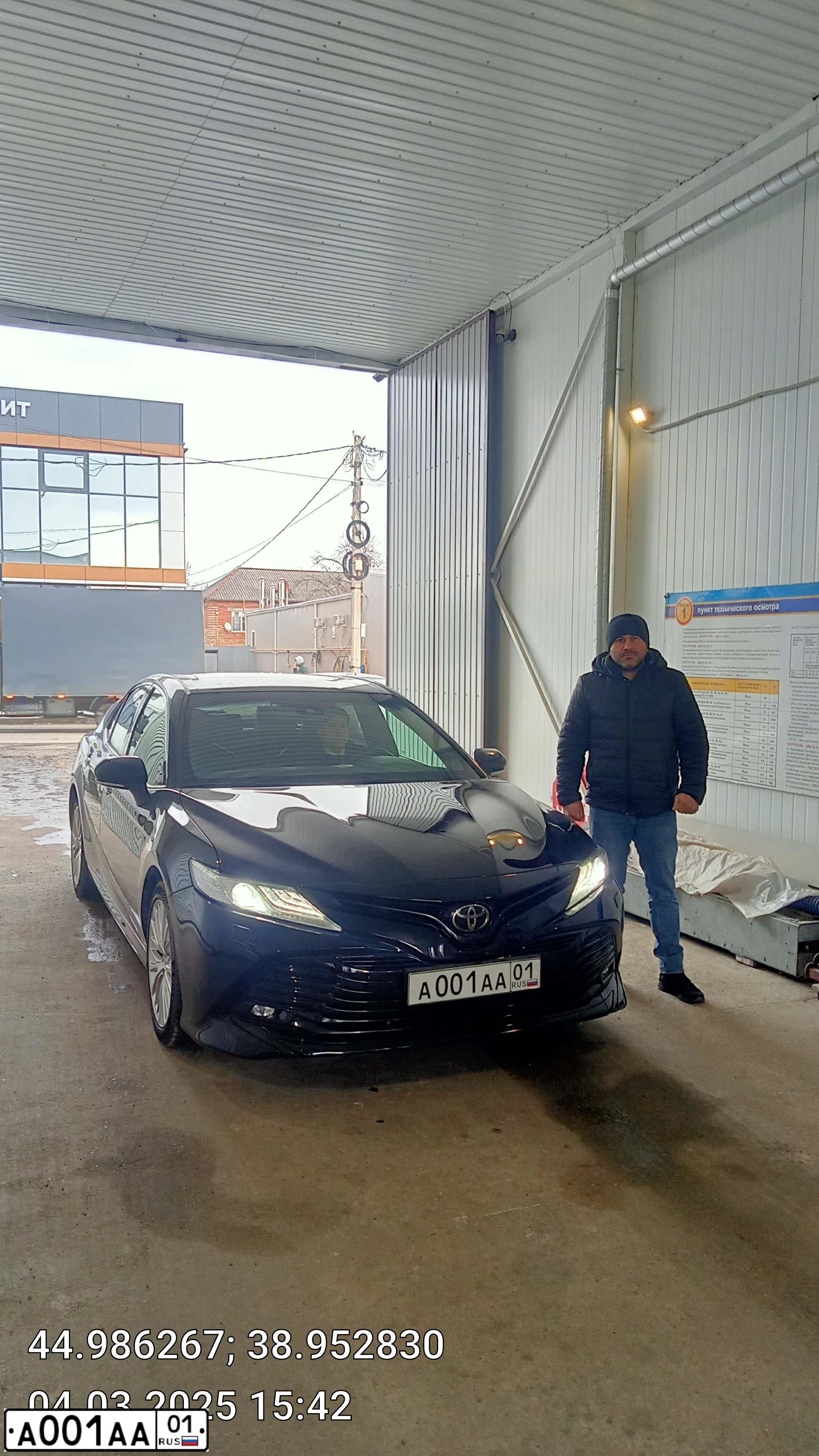 Фото автомобиля VOLKSWAGEN POLO, 2013 — госномер Х237ВР550. Цвет: Серебристый