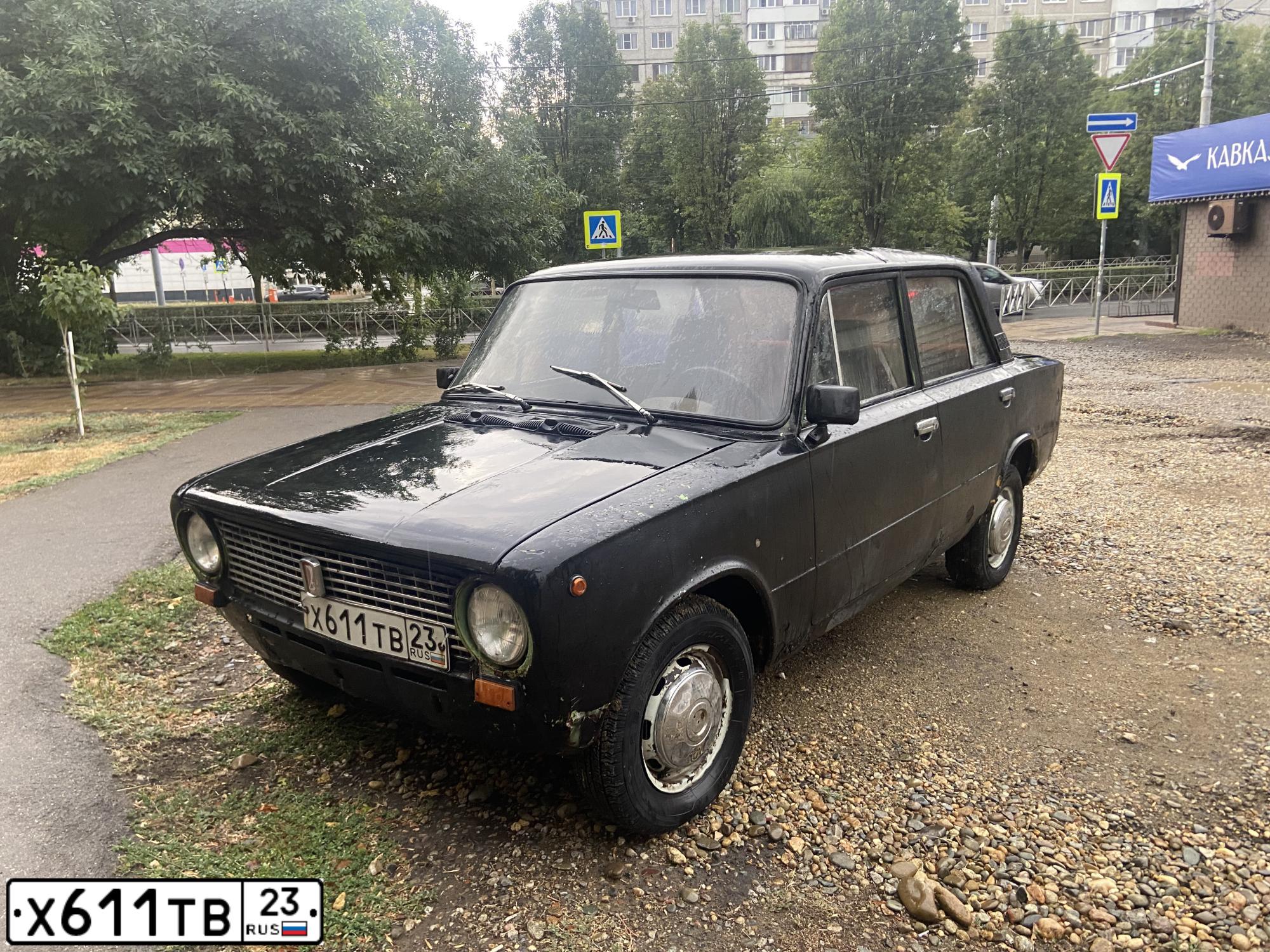 Фото автомобиля LADA 2101, 1982 — госномер Х611ТВ23. Цвет: ЗЕЛЕНЫЙ