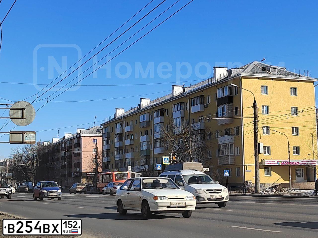 Фото автомобиля LADA 2113 SAMARA, 2010 — госномер В254ВХ152. Цвет: Белый