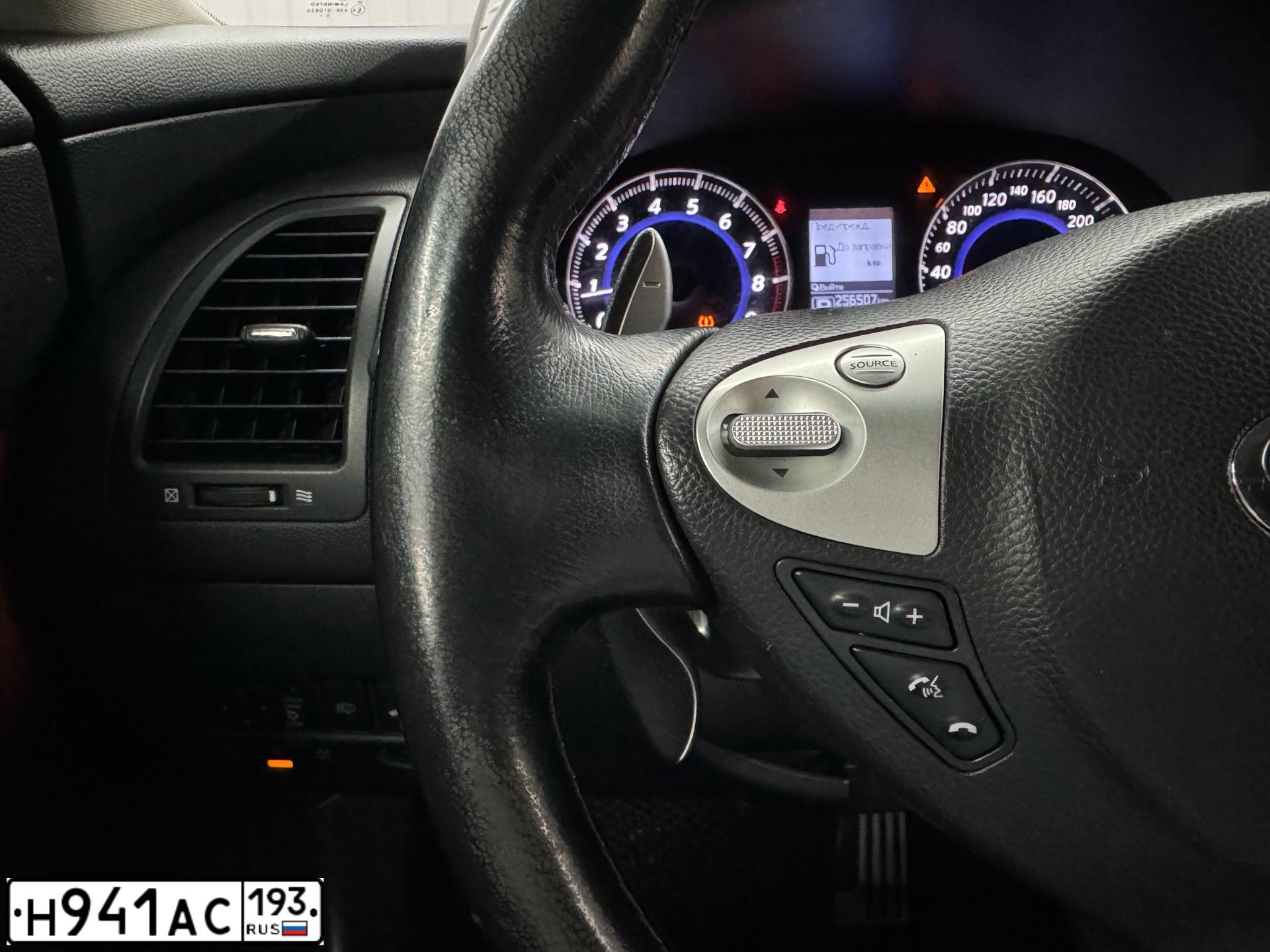 Фото автомобиля INFINITI QX70, 2014 — госномер С175ХС27