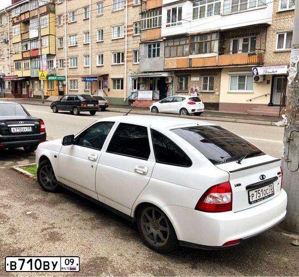 Фото автомобиля LADA 2170 PRIORA, 2015 — госномер К979ТО26. Цвет: ЧЕРНЫЙ