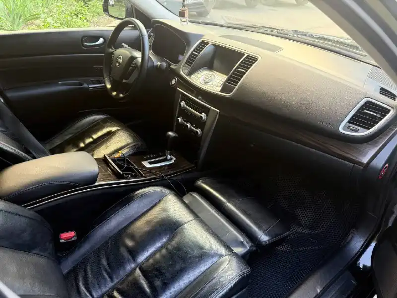 Фото автомобиля NISSAN TEANA, 2012 — госномер У280МС76. Цвет: ЧЕРНЫЙ